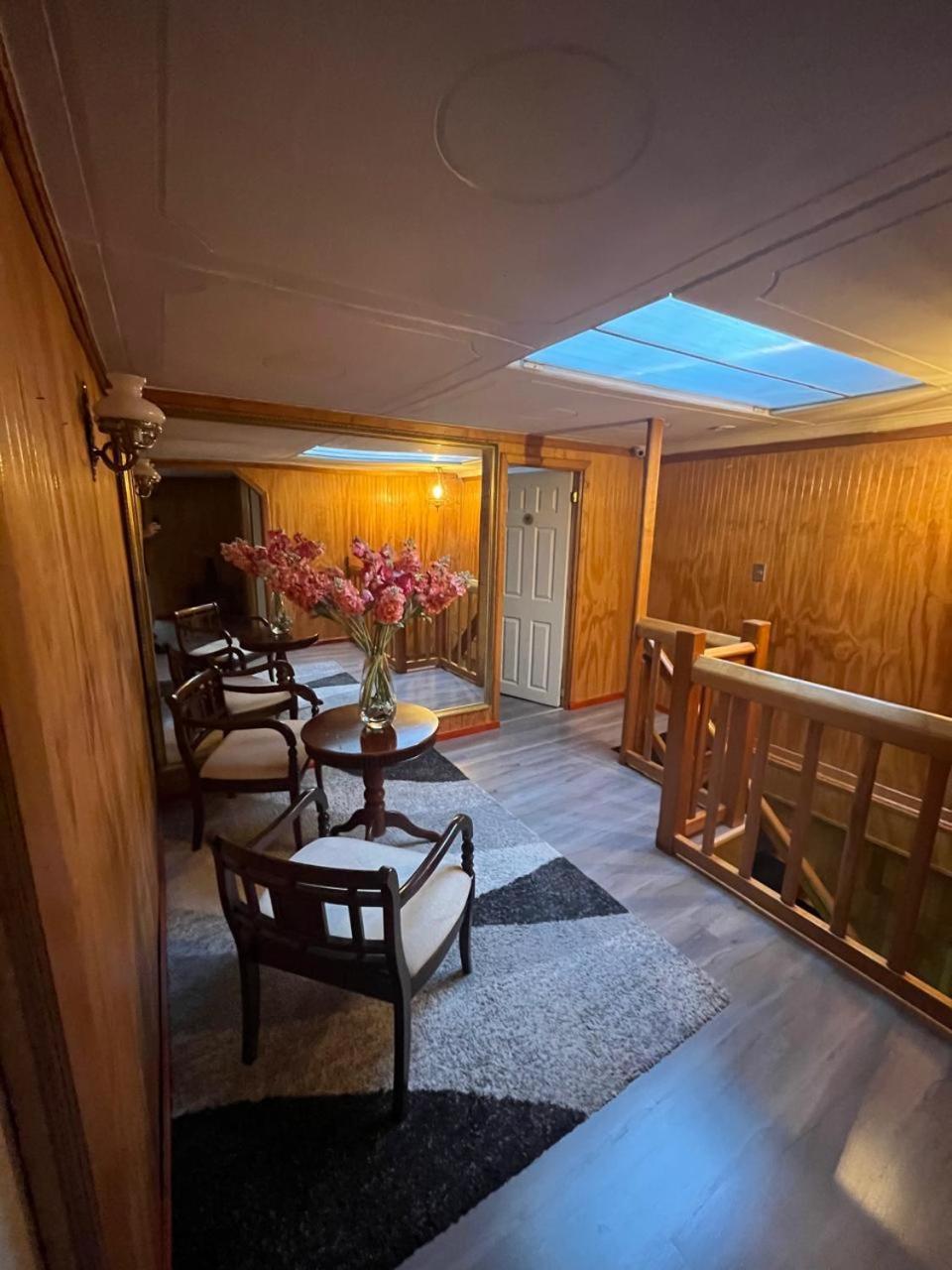 Hostal Espanol Coyhaique Exterior photo